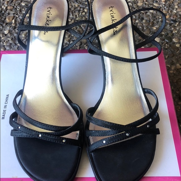 Trinkets Black Heels - Picture 5 of 8